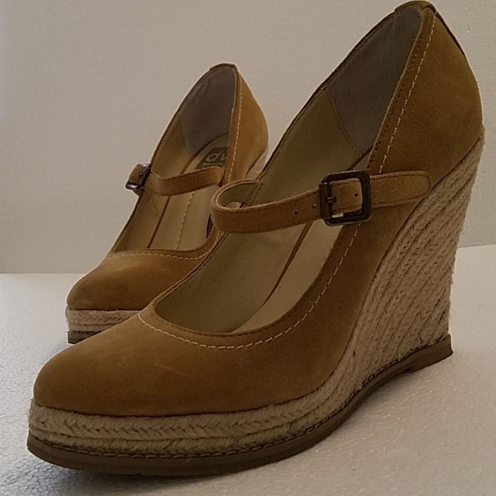DV Dolce Vita Espadrille Wedges size 8